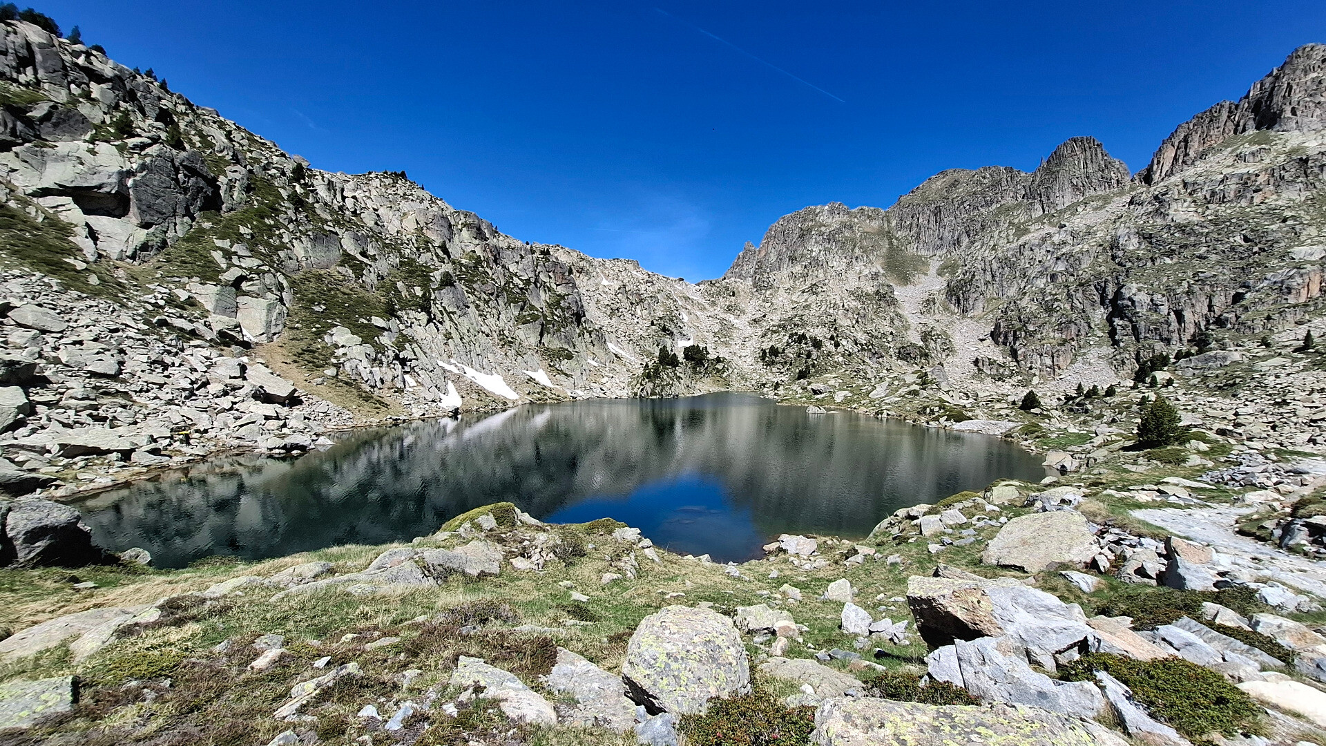 Estany del Barbs dans le pack national d'Aygues Tortes, Espagne 